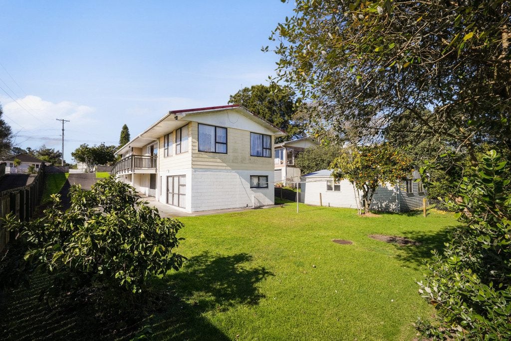 68 Holly Street, Avondale, Auckland - Carousel 2