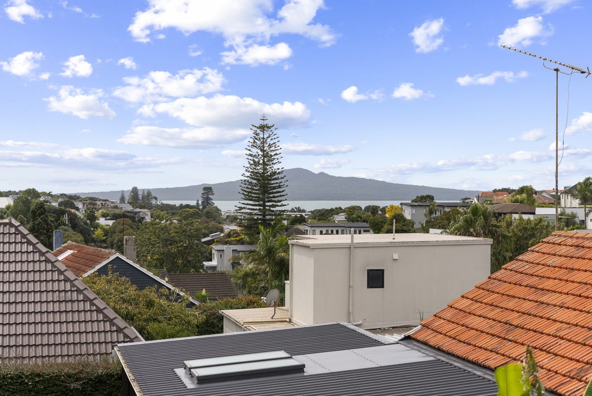 34 Rukutai Street, Orakei, Auckland - Carousel 1
