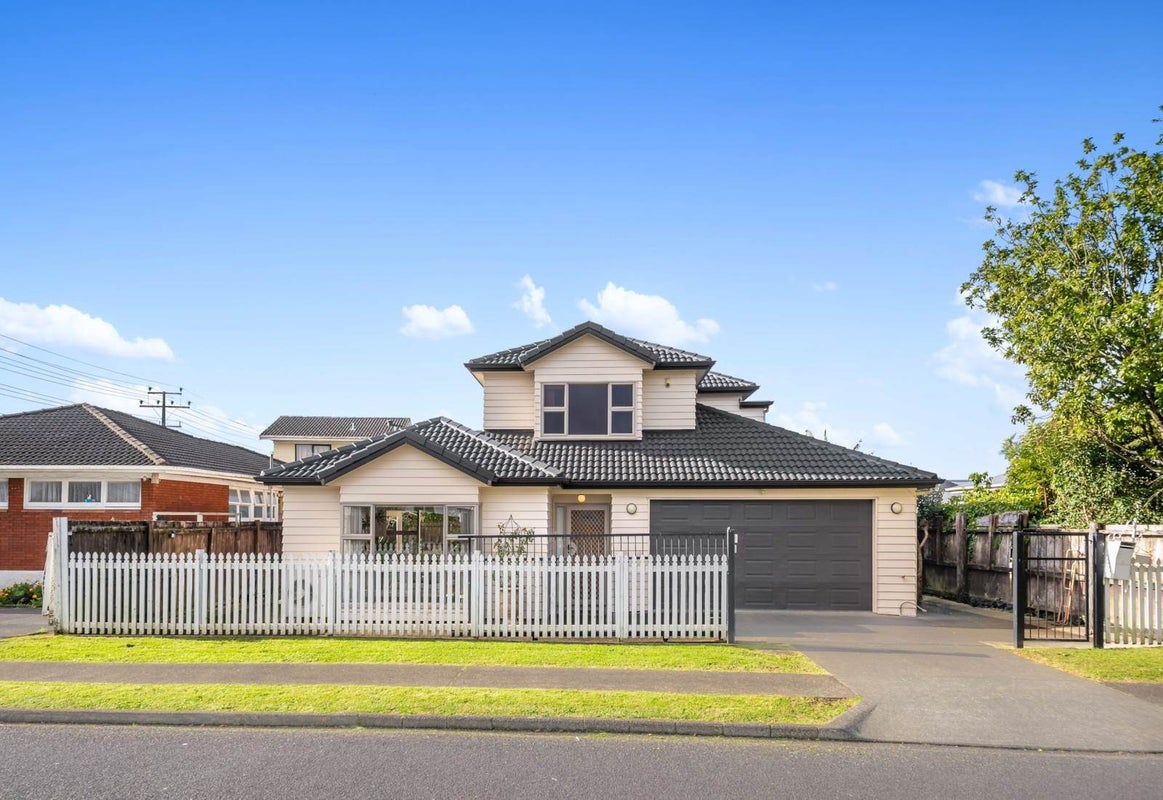 2A Afton Place, Ranui, Auckland - Carousel 1