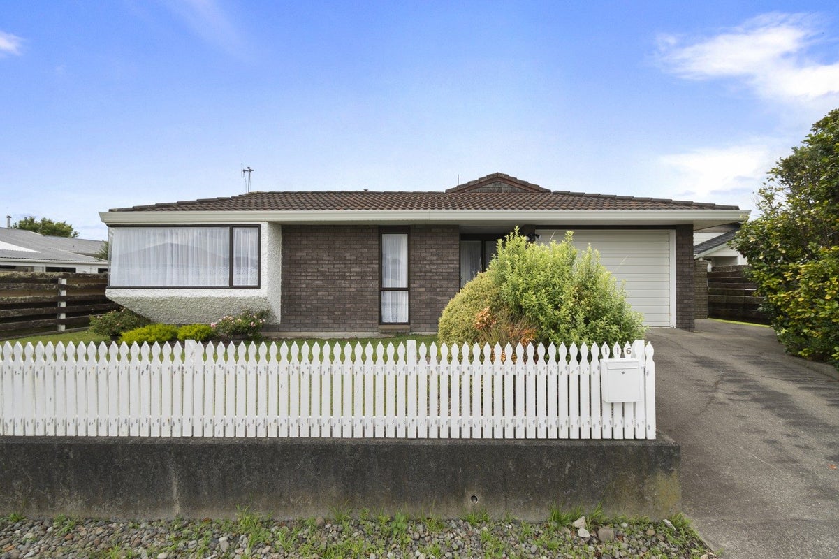 116 Roberts Line, Kelvin Grove, Palmerston North - Carousel 1