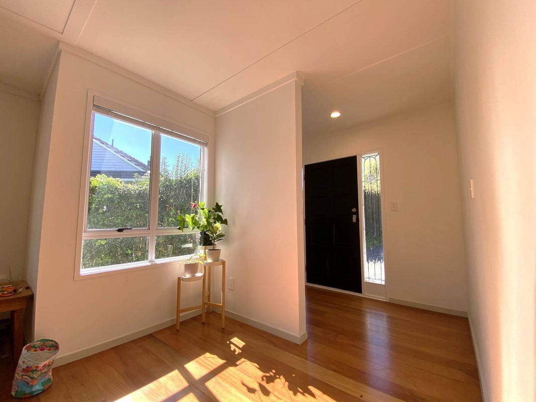 19 Fairfax Avenue, Northcote, Auckland - Carousel 2