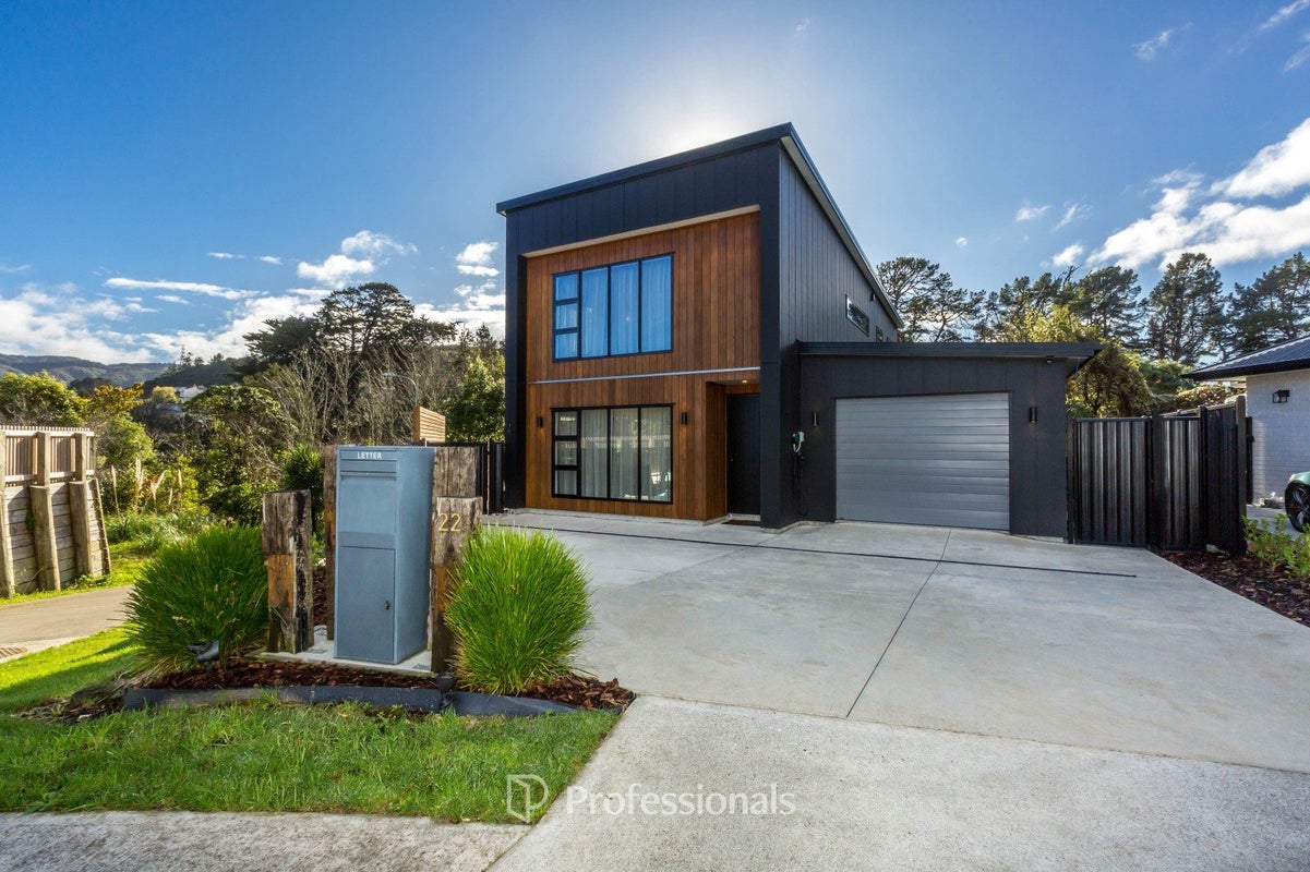22 Rewarewa Way, Timberlea, Upper Hutt - Carousel 1