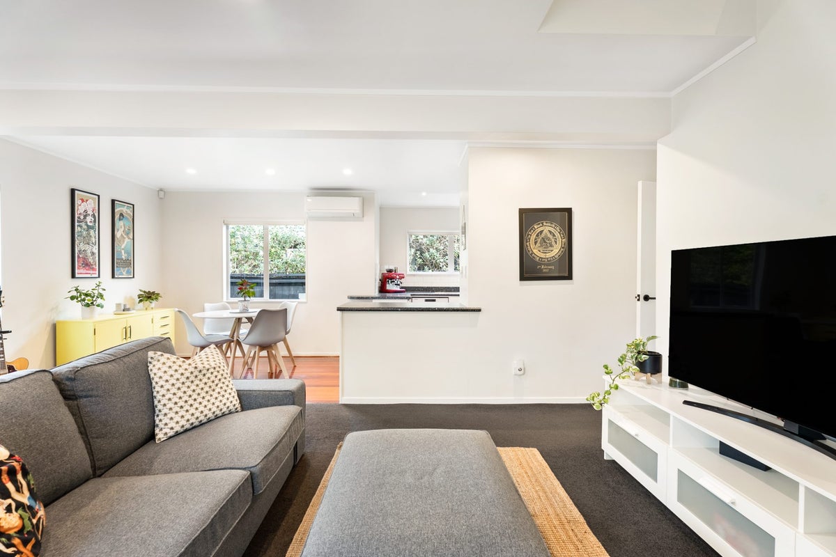 3/6 Fifth Avenue, Mount Albert, Auckland - Carousel 2