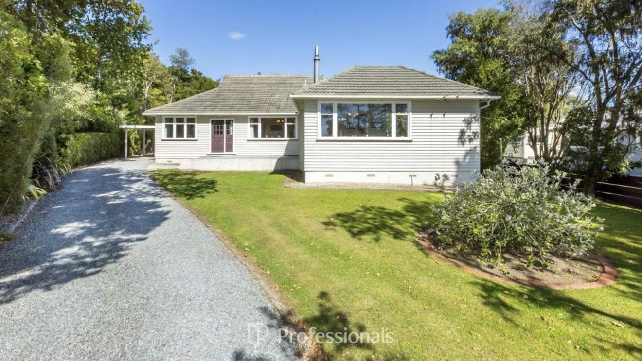 58 Heretaunga Square, Silverstream, Upper Hutt - Carousel 1