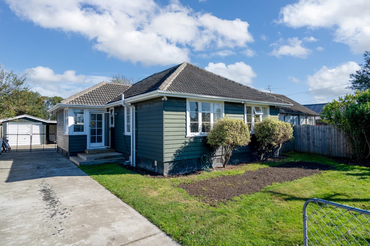 67 Garreg Road, Bryndwr, Christchurch - Carousel 1