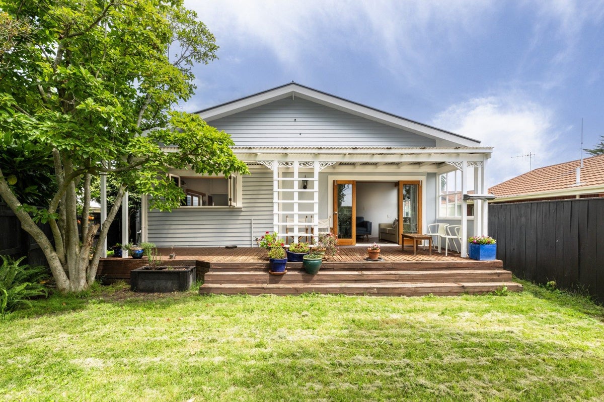 89 Georges Drive, Napier South, Napier - Carousel 1