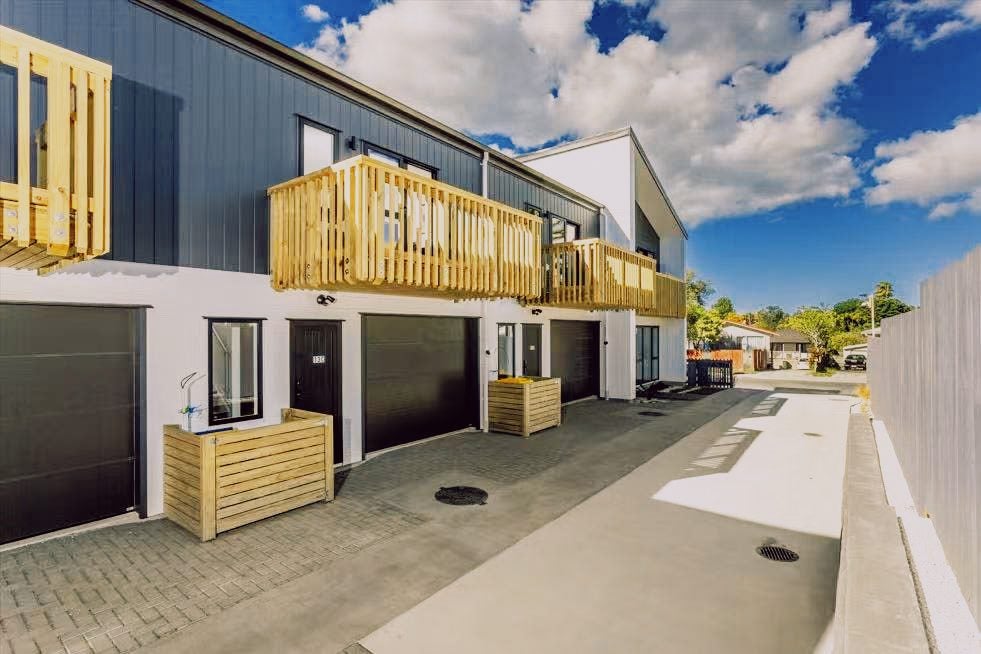 13D Normandy Place, Henderson, Auckland - Carousel 2