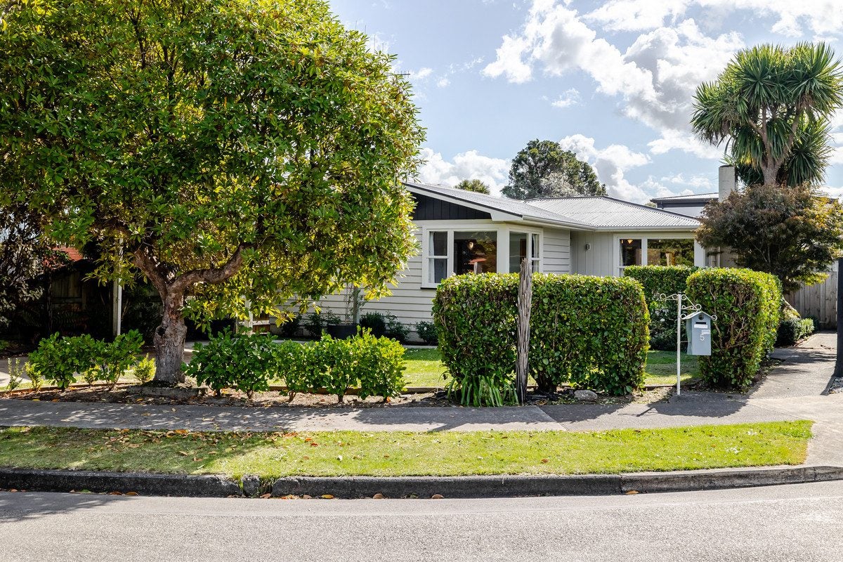5 Athlone Place, Hokowhitu, Palmerston North - Carousel 18