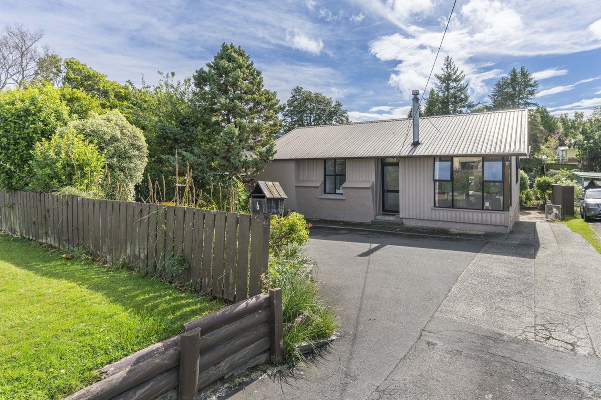 6 Sickels Street, Fairfield, Dunedin - Carousel 1