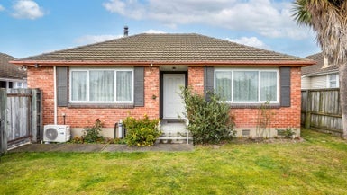 25 Avro Crescent, Hornby, Christchurch - Carousel 1