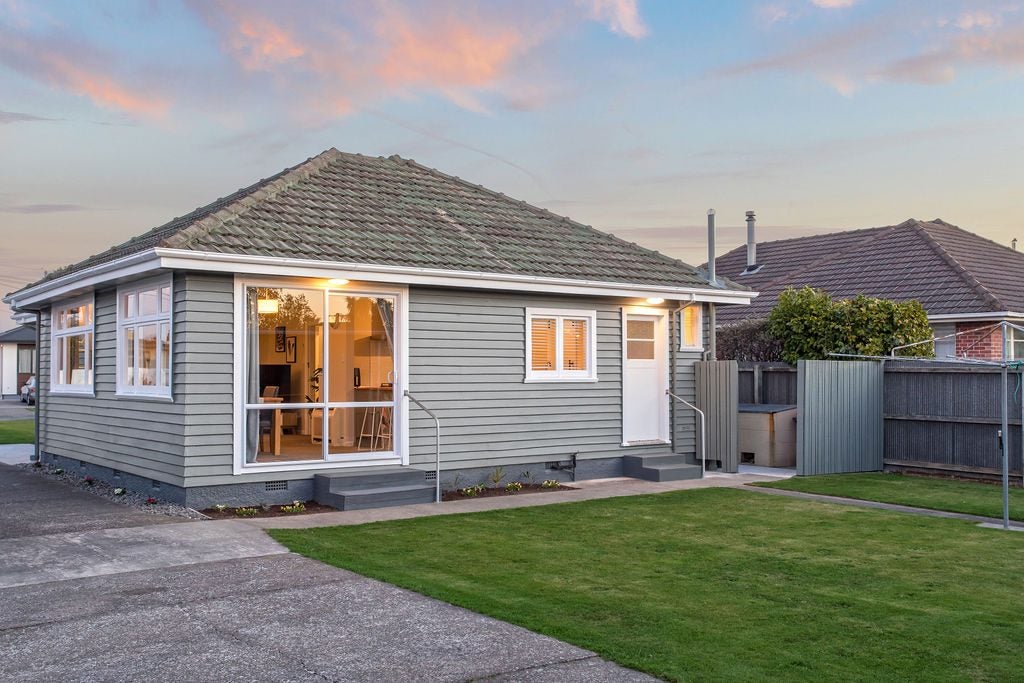 15 McIntyre Street, Shirley, Christchurch - Carousel 21