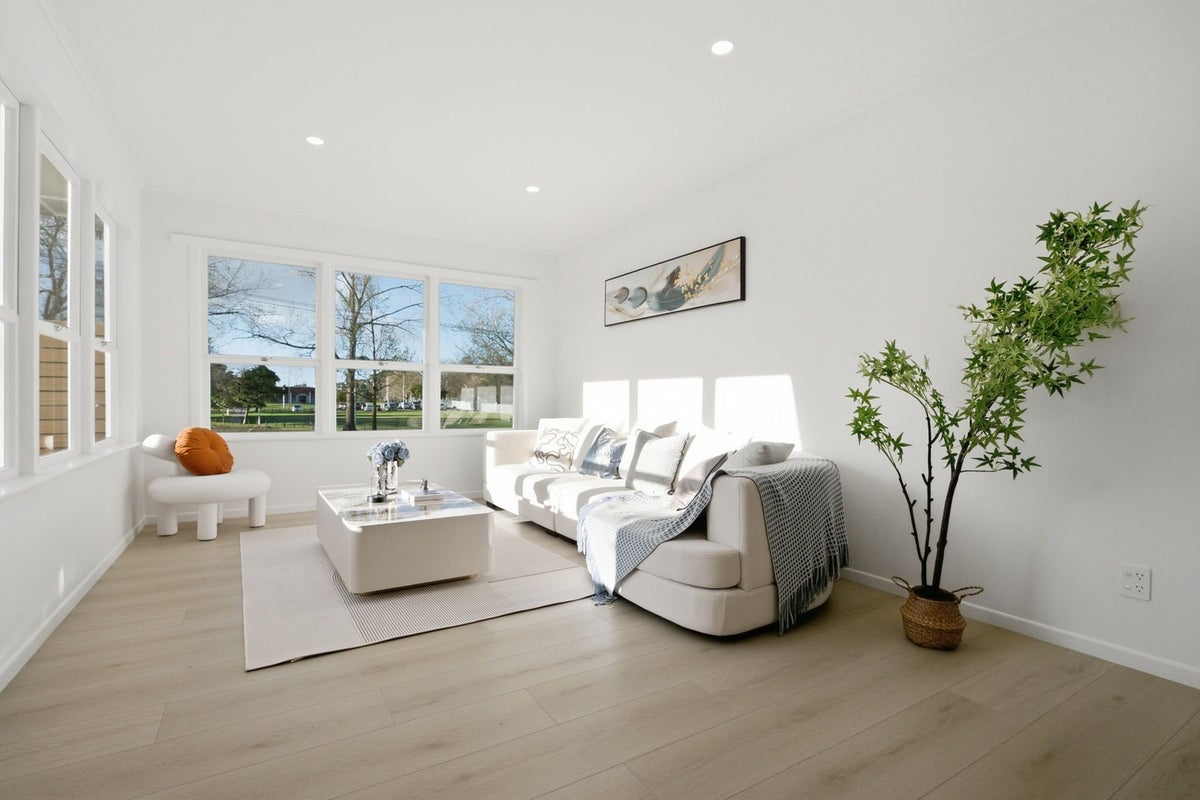 11 Alexander Crescent, Otara, Manukau City, Auckland - Carousel 2