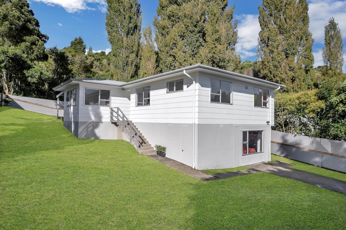 14 Game Place, Red Hill, Papakura - Carousel 1