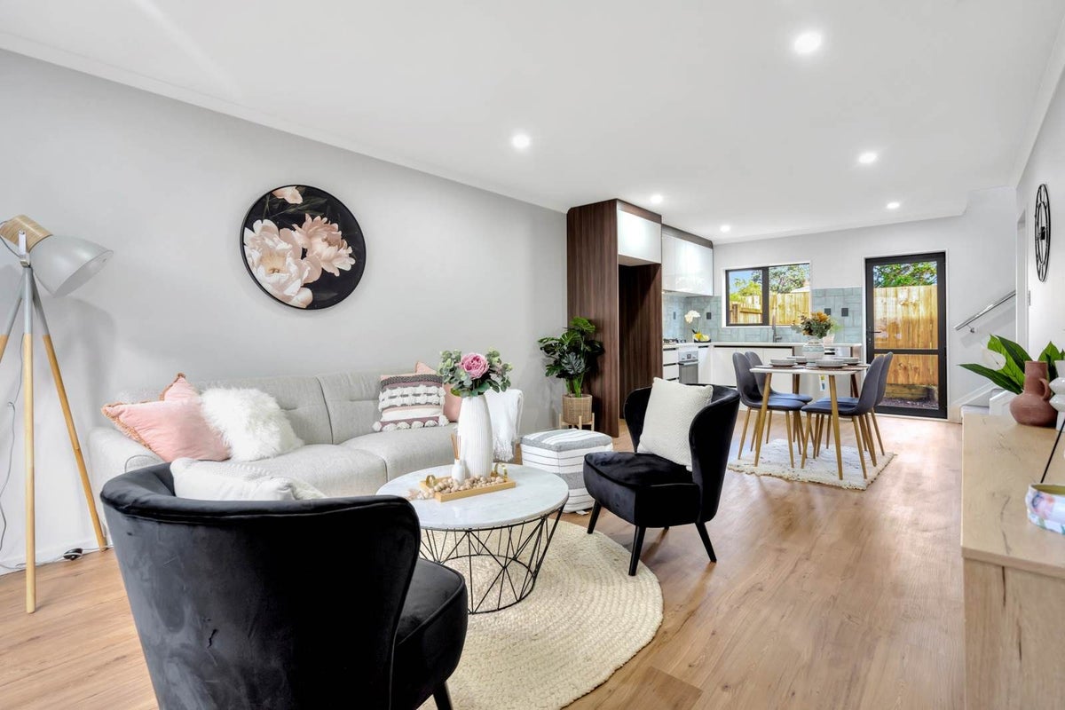 4/1 Brough Road, Manurewa East, Auckland - Carousel 2