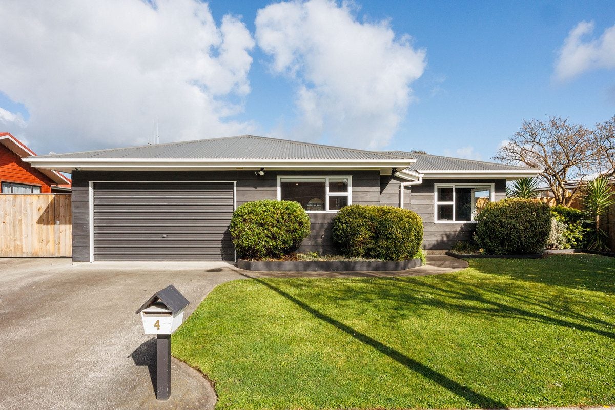 4 Gladys Place, Kelvin Grove, Palmerston North - Carousel 1