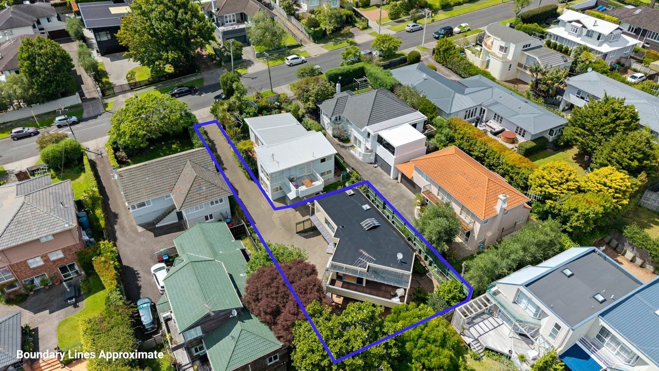 24A Temple Street, Meadowbank, Auckland - Carousel 1