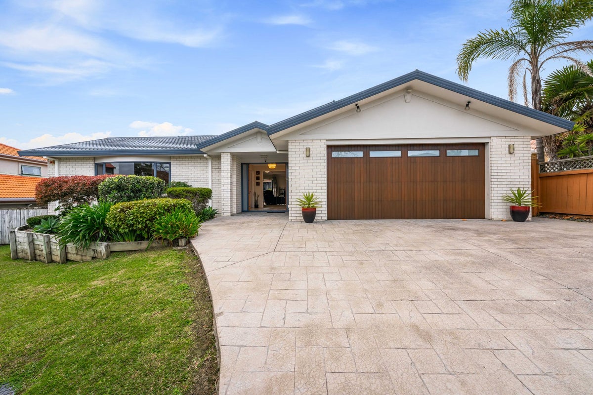 72 Marina View Drive, West Harbour, Auckland - Carousel 2