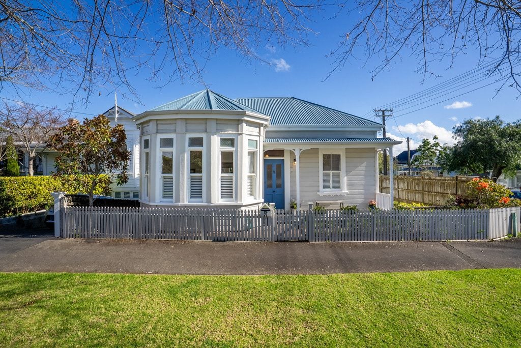 7 High Street, Devonport, Auckland - Carousel 1