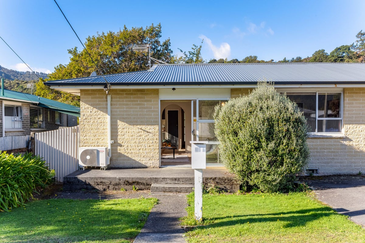 95A Main Road, Wainuiomata, Lower Hutt - Carousel 22