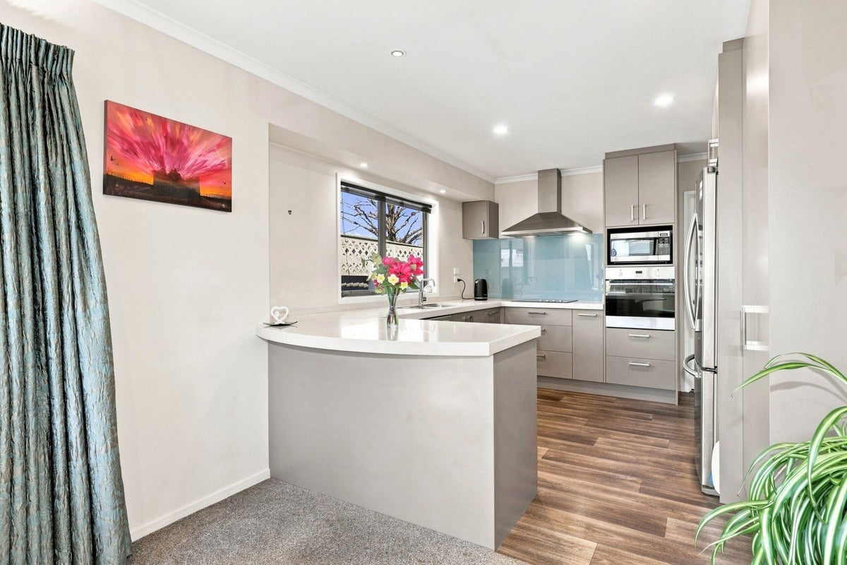 2/95 Ascot Avenue, North New Brighton, Christchurch - Carousel 2