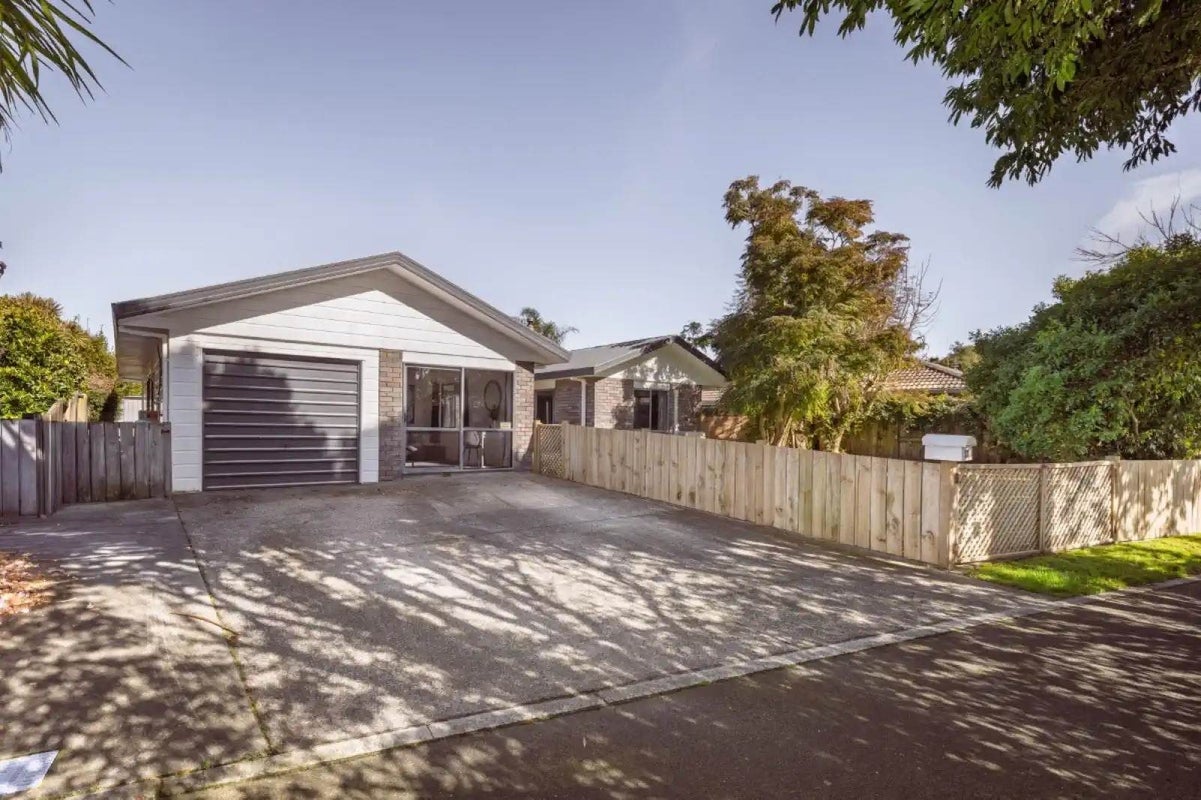 28 Checketts Place, Papamoa Beach, Papamoa - Carousel 1