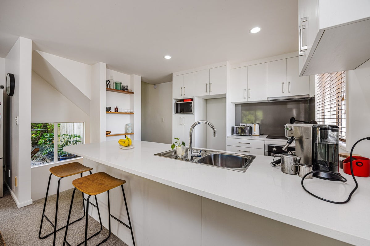 10/57 Gladstone Road, Northcote, Auckland - Carousel 2