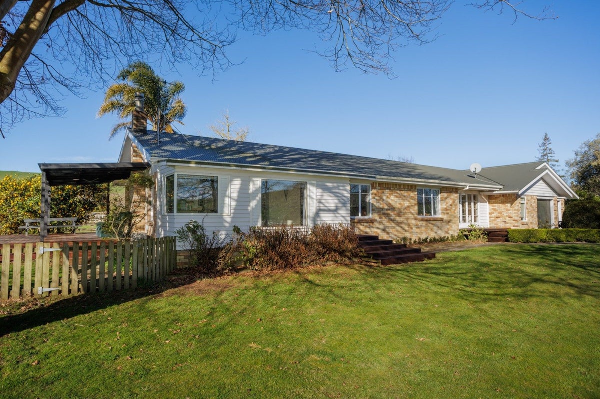 1422 Tauwhare Road, Eureka, Hamilton - Carousel 1