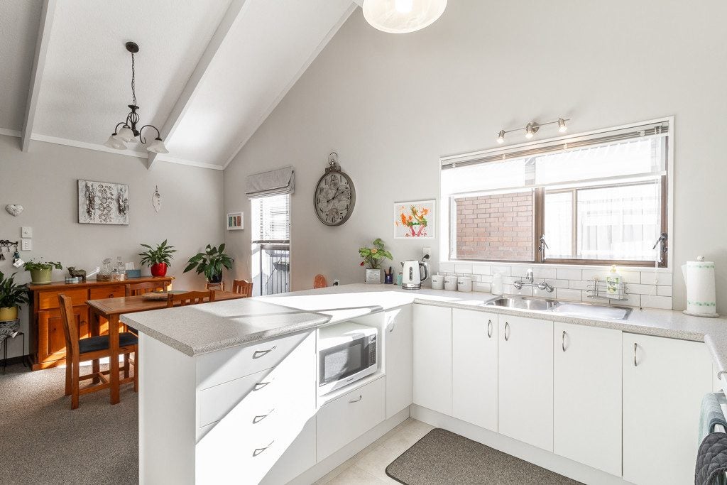 4/35 Georges Drive, Napier South, Napier - Carousel 2