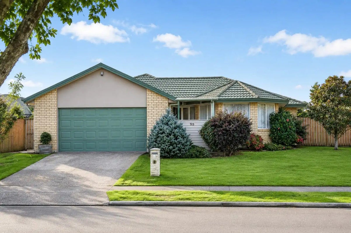 35 Nottingham Drive, Hamilton East, Hamilton, Waikato - Carousel 2