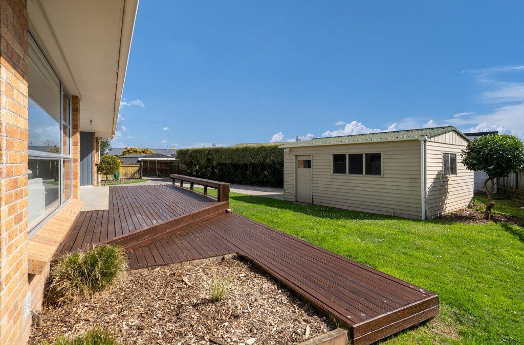3 Blairgowrie Place, Leamington, Cambridge - Carousel 2