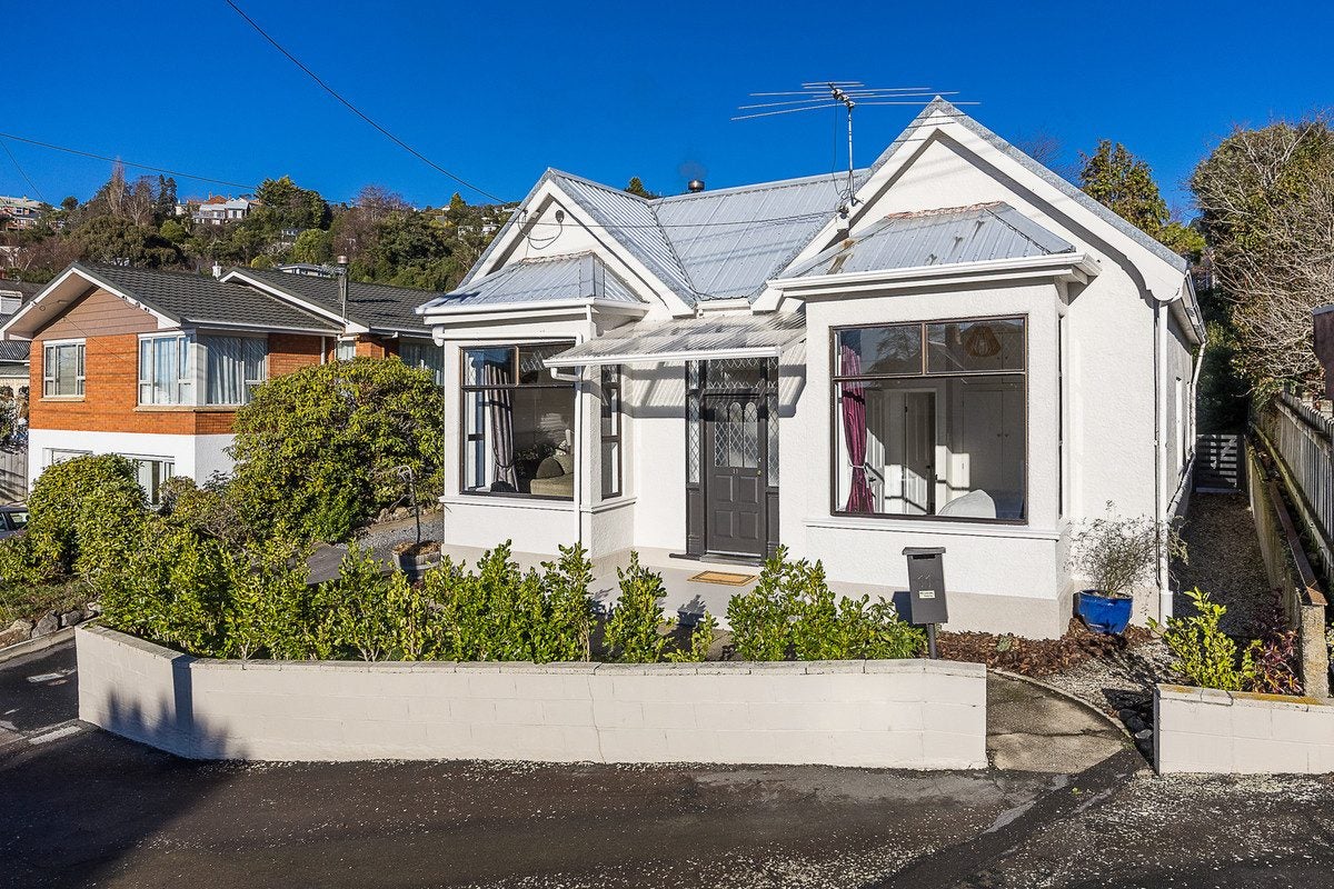 11 Hazel Avenue, Caversham, Dunedin - Carousel 1