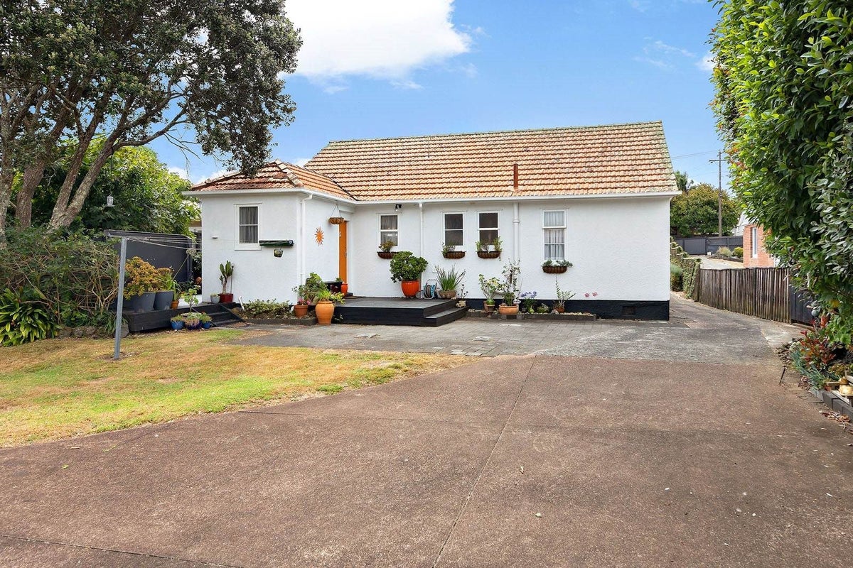 164 Landscape Road, Mount Eden, Auckland - Carousel 1