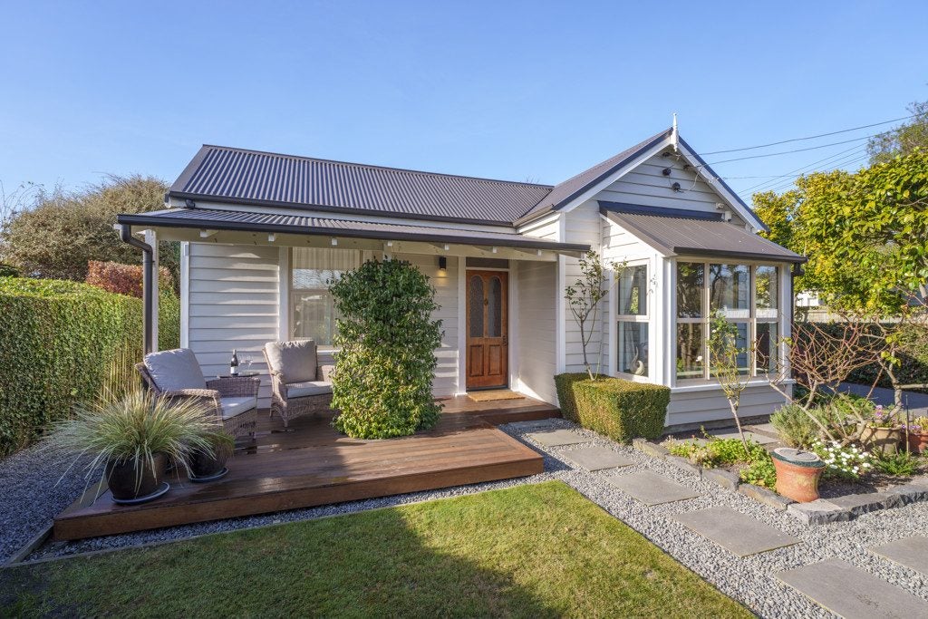 18 Saint James Avenue, Papanui, Christchurch - Carousel 1