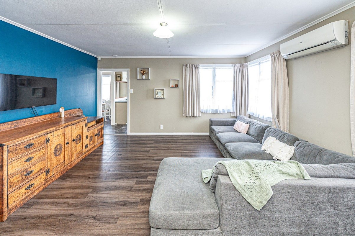 57 Talbot Street, Whanganui East, Whanganui - Carousel 2