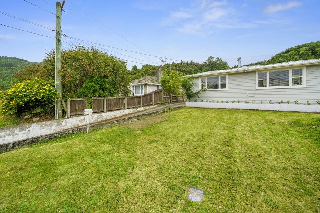 51 Gillespies Road, Birchville, Upper Hutt - Carousel 15