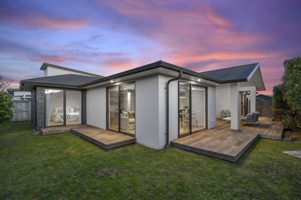 122 Puhirake Crescent, Pyes Pa, Tauranga - Carousel 2