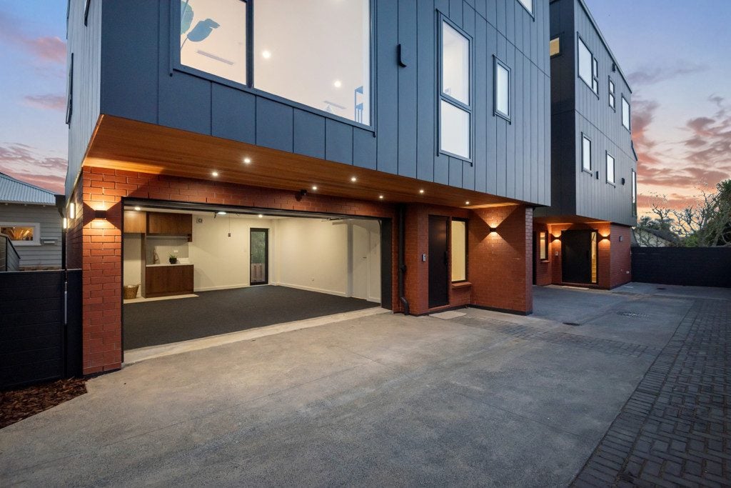 16A Egremont Street, Belmont, Auckland - Carousel 1