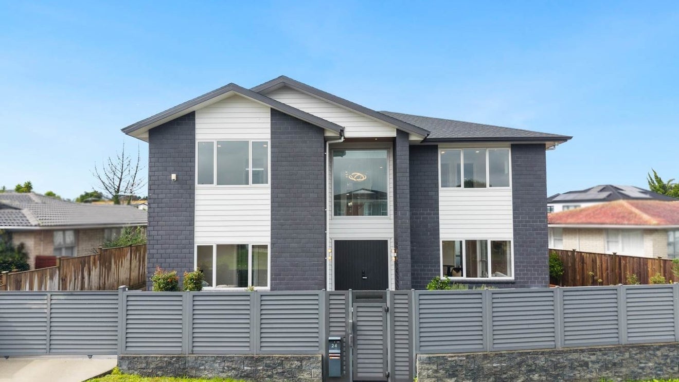 24 Priestley Drive, Bucklands Beach, Auckland - Carousel 1