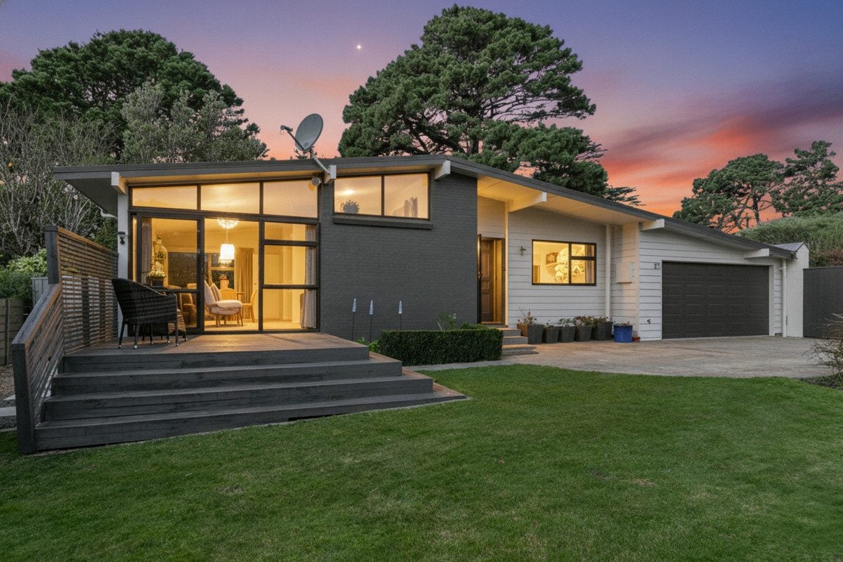 21 Caesars Place, Churton Park, Wellington - Carousel 1