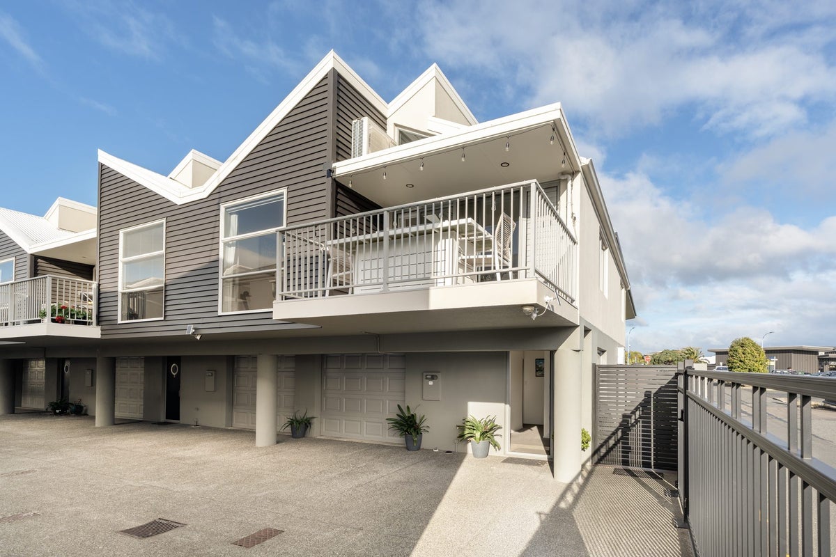 6/48 May Street, Mount Maunganui, Mount Maunganui - Carousel 1