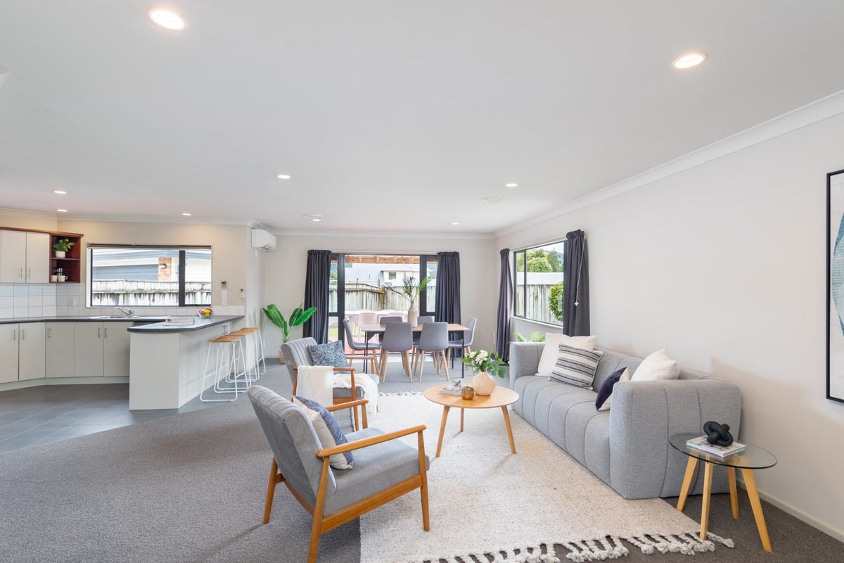38 Talbot Grove, Trentham, Upper Hutt - Carousel 2