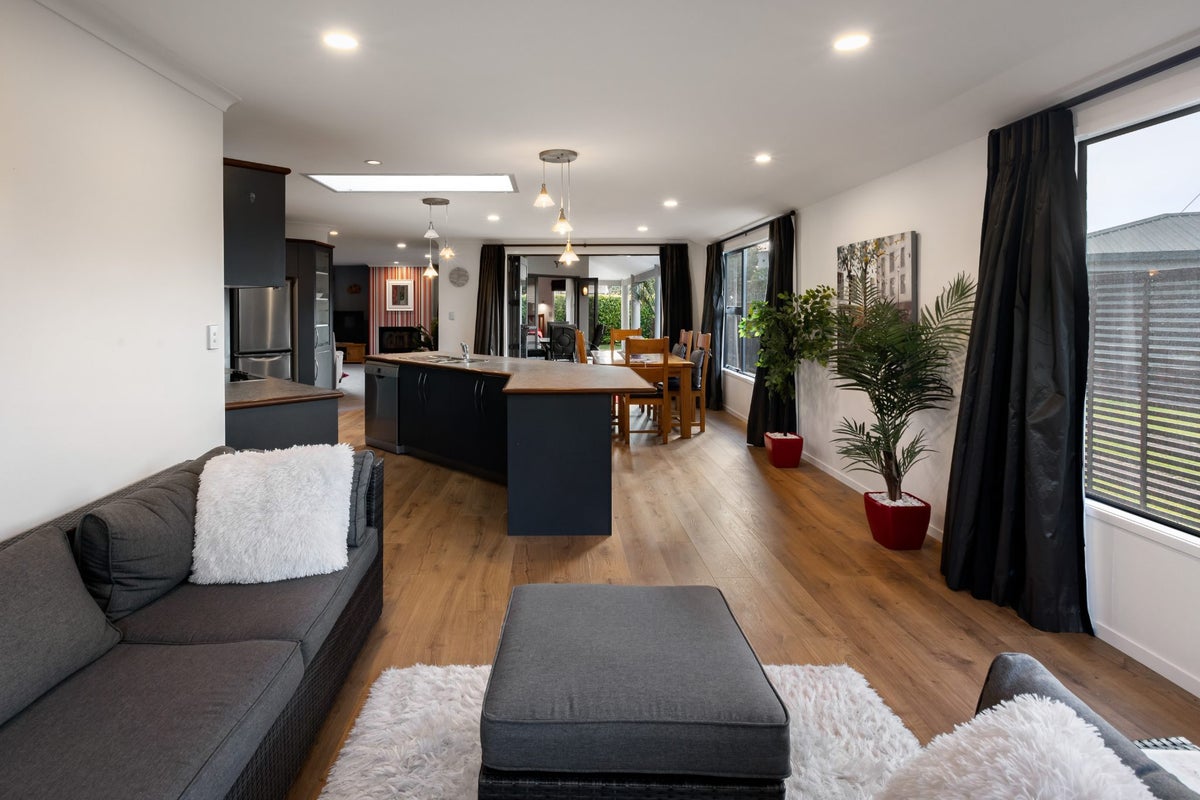 26 Bowentown Boulevard, Bowentown, Waihi Beach - Carousel 2