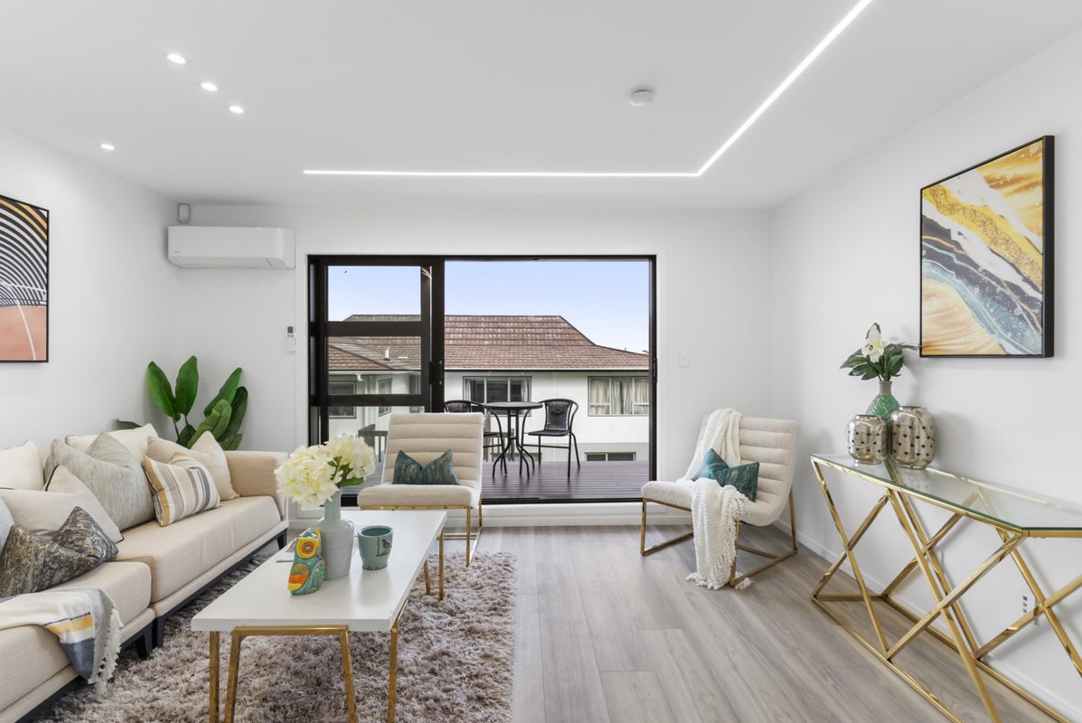 789D East Coast Road, Northcross, Auckland - Carousel 2