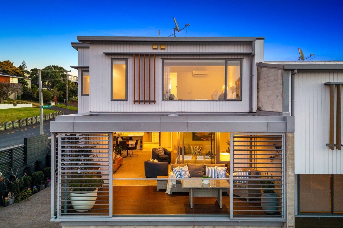 1 Newhaven Terrace, Mairangi Bay, Auckland - Carousel 2