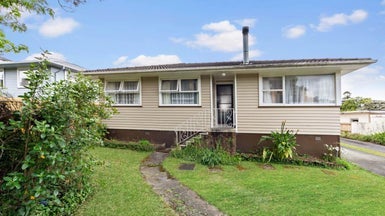 51 Castleford Street, Green Bay, Auckland - Carousel 1