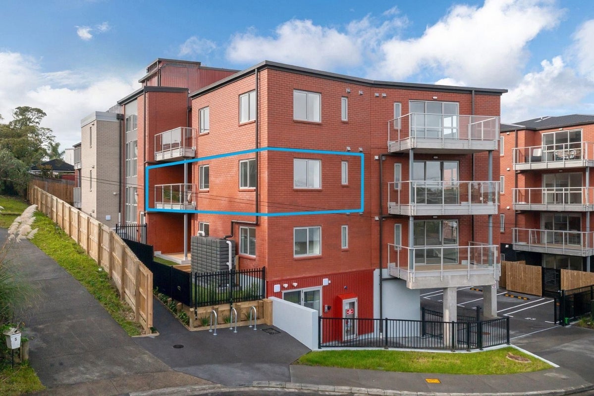 201/3 Potiki Place, Glen Innes, Auckland - Carousel 16