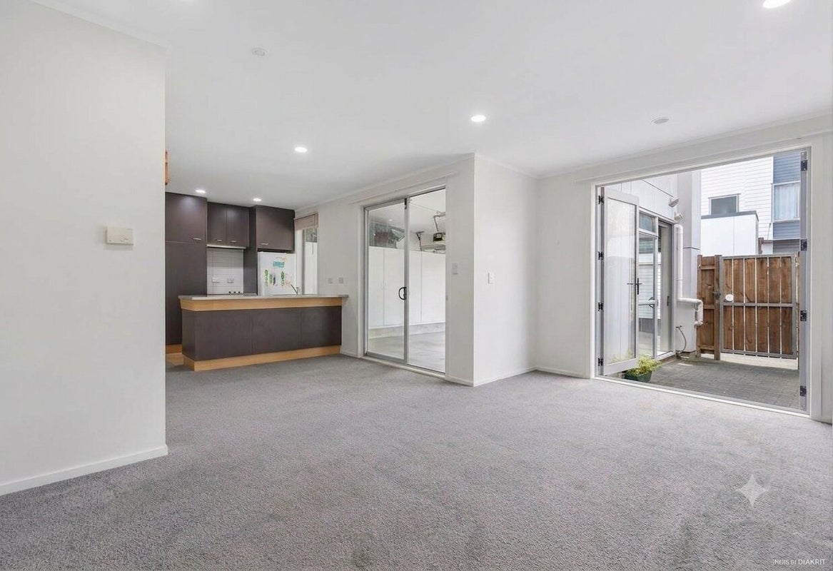 42/3 Wagener Place, Mount Albert, Auckland - Carousel 2