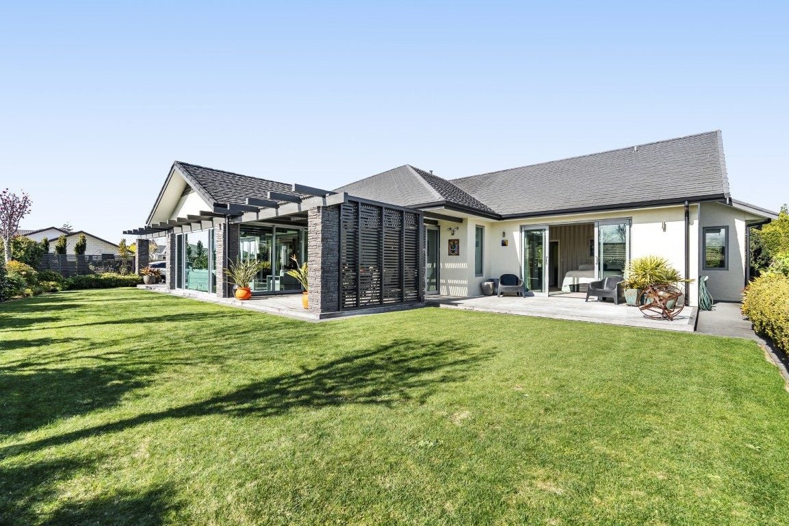 7B Royal Heights, Glen Avon, New Plymouth - Carousel 2