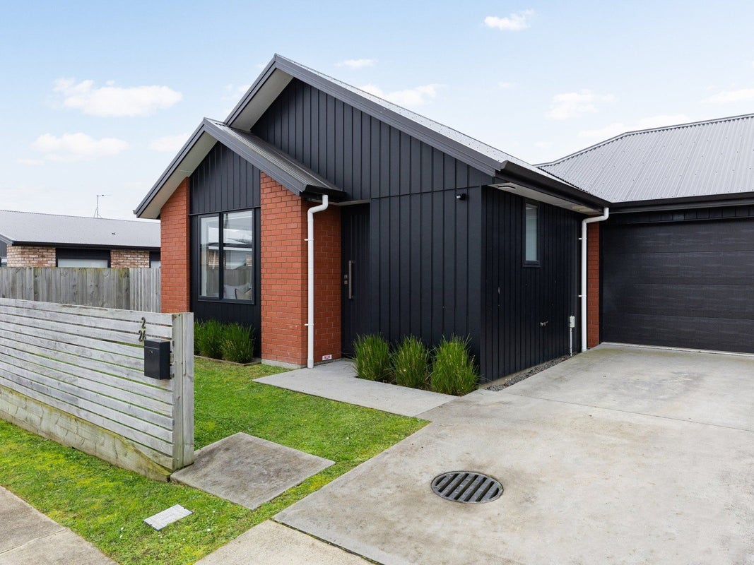 2/26 Maanihi Drive, Rototuna North, Hamilton - Carousel 1