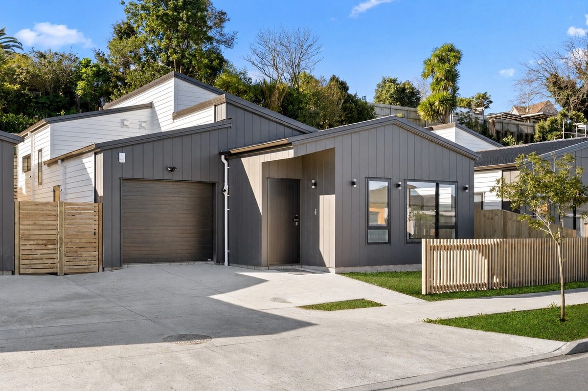 44 Bannockburn Road, Opaheke, Papakura - Carousel 1